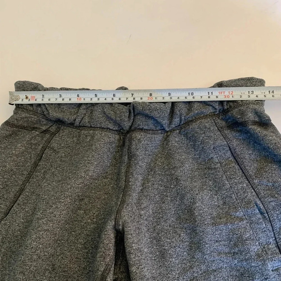 Lululemon Sattva Pant lI
Heathered grey.  Size 4 - Picture 14 of 16